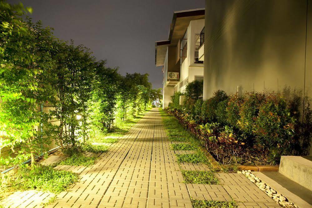 Bs Premier Airport Hotel Bangkok Exterior photo
